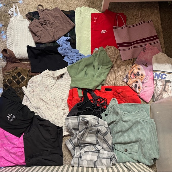 Zara Tops - Top sweaters lot MEDIUM Nike Zara Athleta